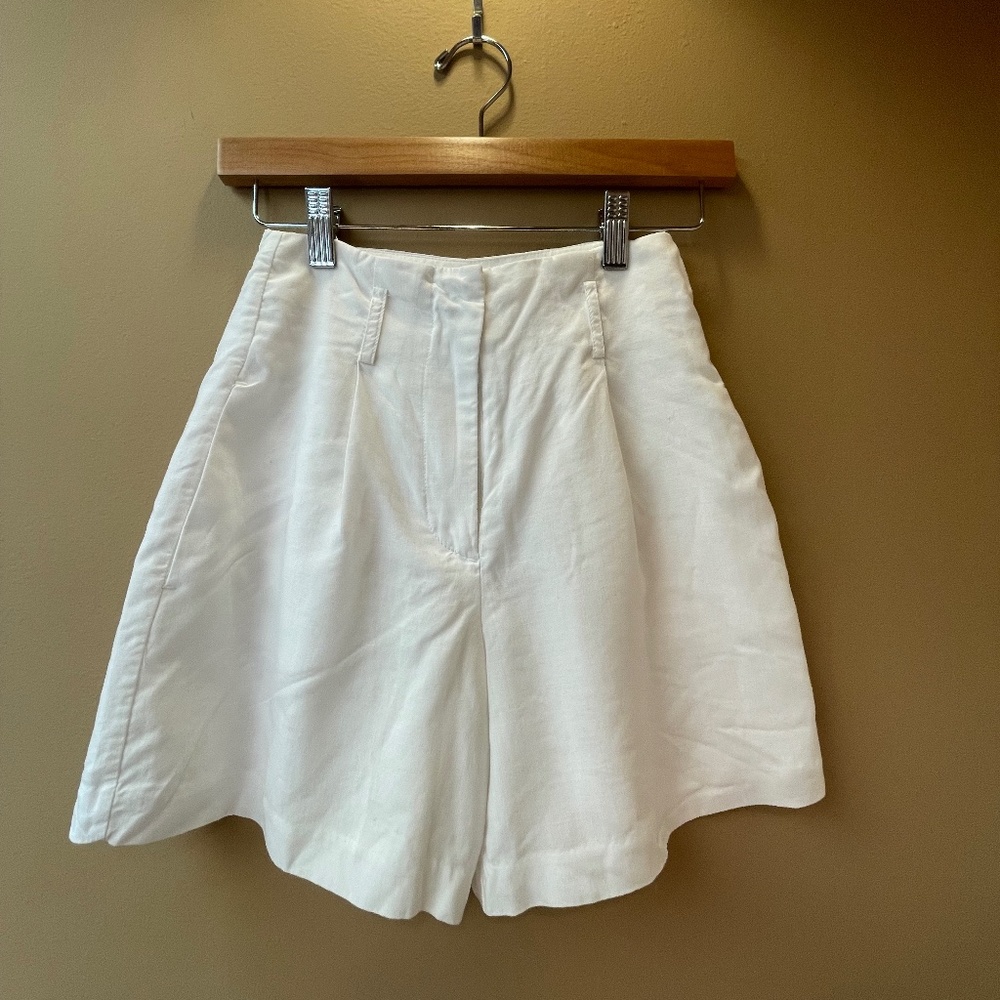 NIA White Short